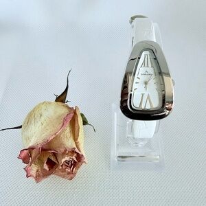 Vintage (80’s) “Louis Arden” Women's White Teardrop Face Watch - Good Condition